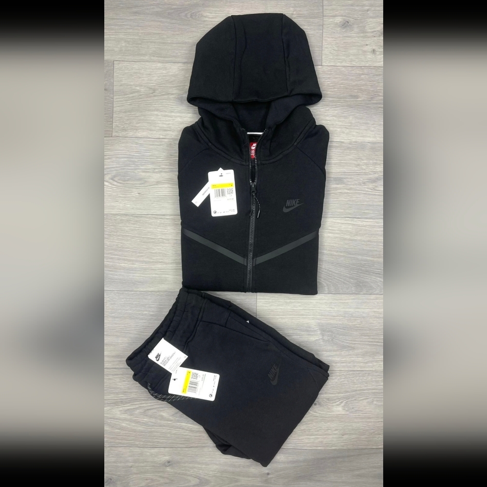 Brand New Nike Tech Windrunner Jogger Suits Sizes S-XXL Available